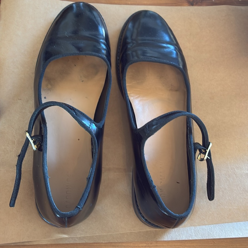 Caron Callahan patent leather Mary Jane flats made in Spain. See measurements!